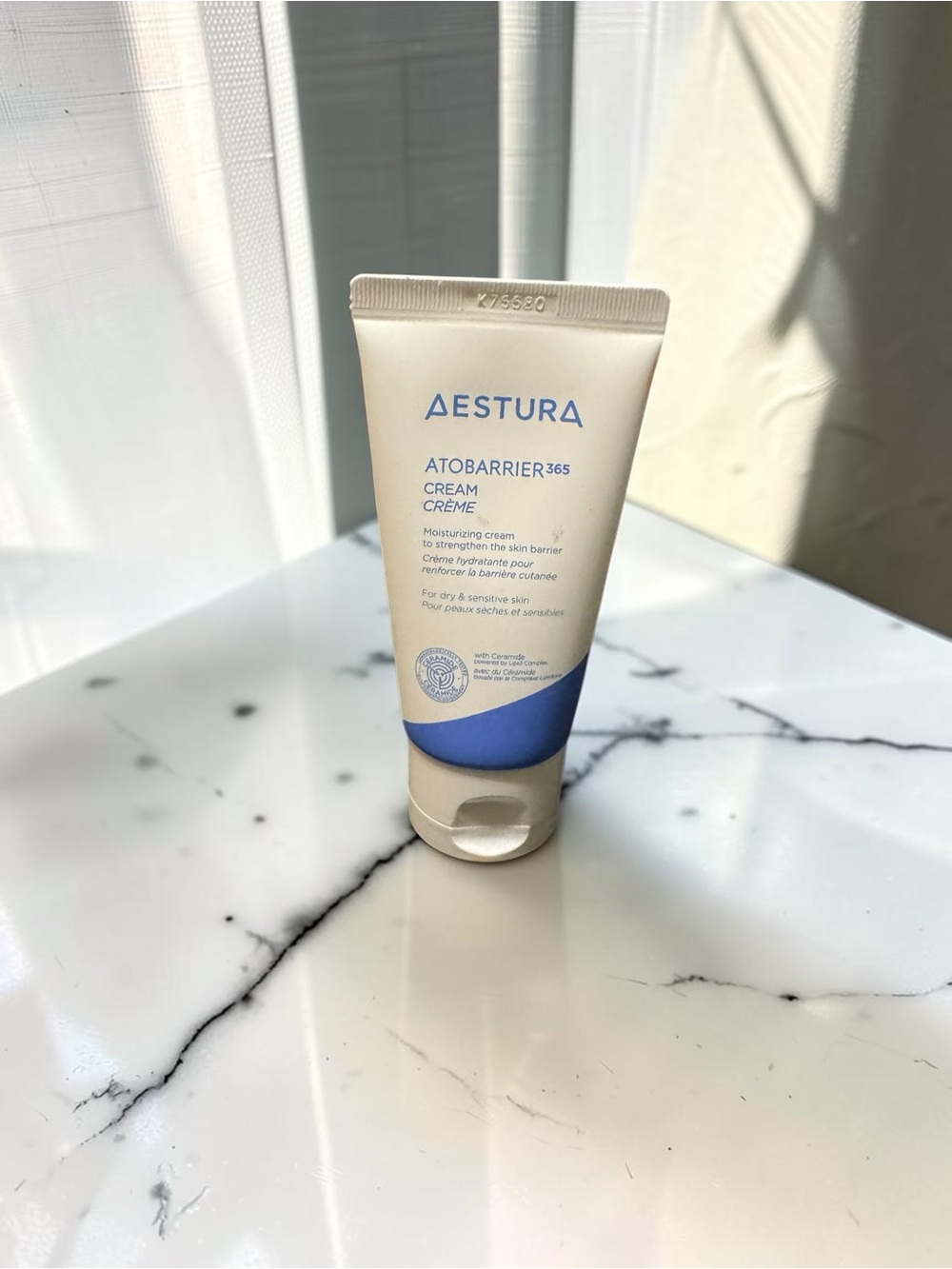 Aestura Atobarrier365 Moisturizing Cream - White & Blue